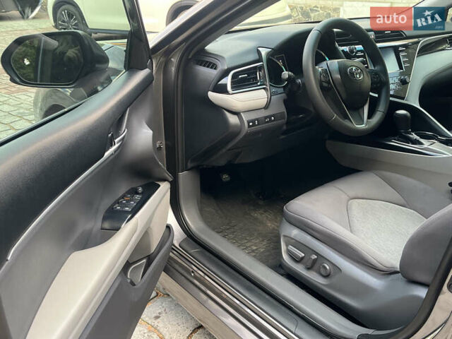 Тойота Камри 2018 в Белой Церкве на Automoto.ua Серый Тойота Камри, объемом двигателя 2.49 л и пробегом 81 тыс. км за 19000 $, фото 9 на Automoto.ua
