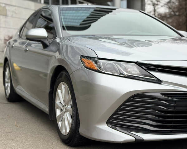 Серый Тойота Камри, объемом двигателя 2.49 л и пробегом 83 тыс. км за 18950 $, фото 8 на Automoto.ua