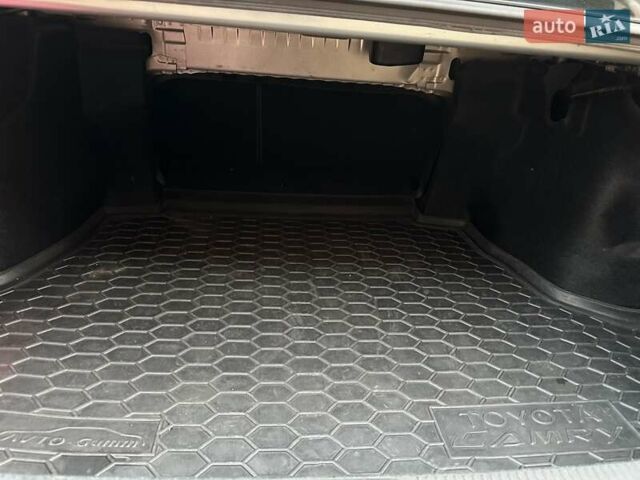 Серый Тойота Камри, объемом двигателя 2.49 л и пробегом 78 тыс. км за 18500 $, фото 80 на Automoto.ua