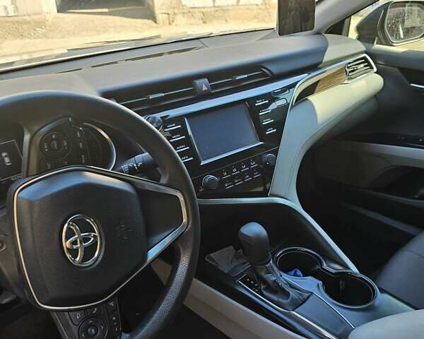 Серый Тойота Камри, объемом двигателя 2.49 л и пробегом 62 тыс. км за 18000 $, фото 21 на Automoto.ua