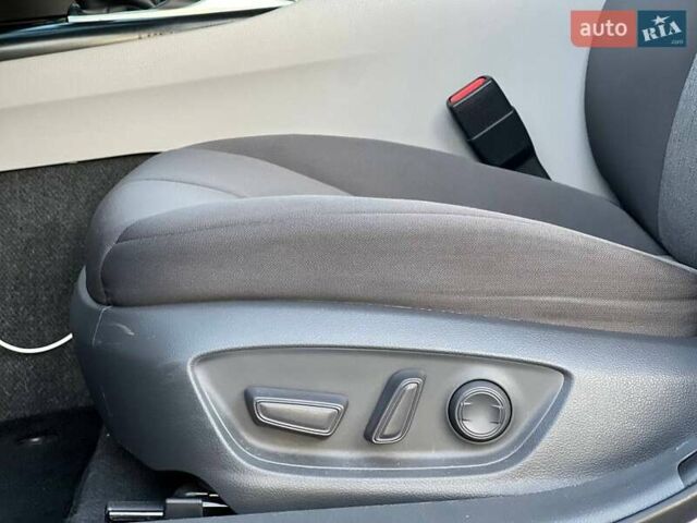 Серый Тойота Камри, объемом двигателя 2.49 л и пробегом 88 тыс. км за 22500 $, фото 22 на Automoto.ua