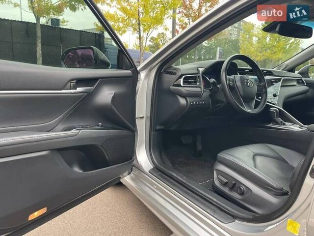 Серый Тойота Камри, объемом двигателя 3.46 л и пробегом 147 тыс. км за 23000 $, фото 15 на Automoto.ua