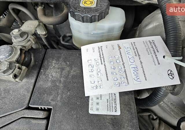 Серый Тойота Камри, объемом двигателя 2.49 л и пробегом 238 тыс. км за 20000 $, фото 9 на Automoto.ua