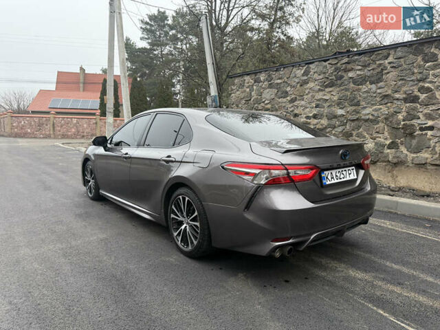 Серый Тойота Камри, объемом двигателя 2.49 л и пробегом 95 тыс. км за 23000 $, фото 4 на Automoto.ua