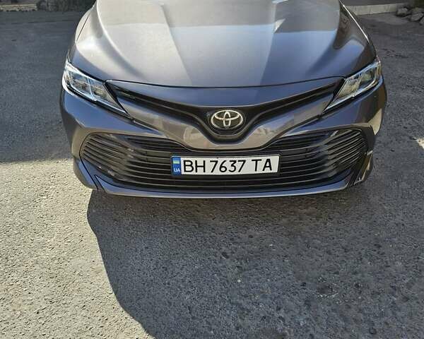 Серый Тойота Камри, объемом двигателя 2.49 л и пробегом 62 тыс. км за 18000 $, фото 1 на Automoto.ua