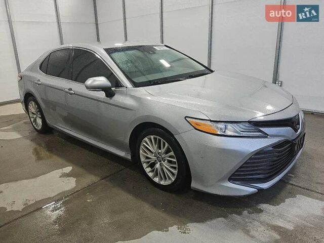 Серый Тойота Камри, объемом двигателя 2.49 л и пробегом 175 тыс. км за 5900 $, фото 3 на Automoto.ua