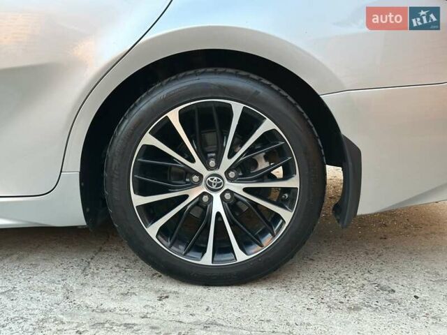 Серый Тойота Камри, объемом двигателя 2.49 л и пробегом 78 тыс. км за 18500 $, фото 17 на Automoto.ua