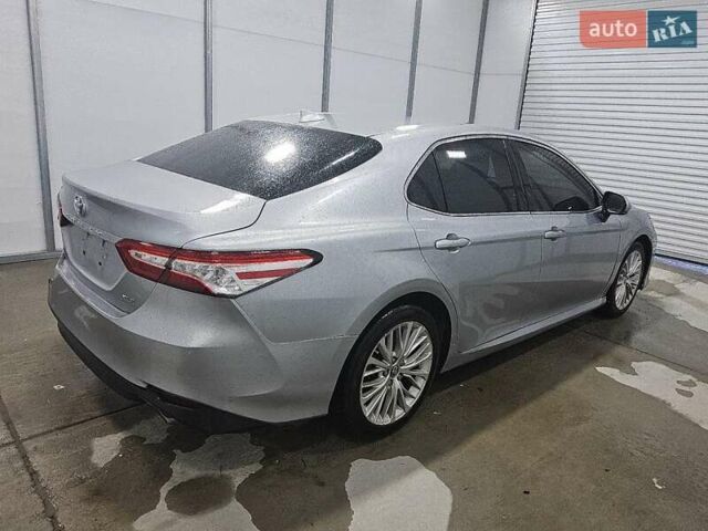 Серый Тойота Камри, объемом двигателя 2.49 л и пробегом 175 тыс. км за 5900 $, фото 2 на Automoto.ua