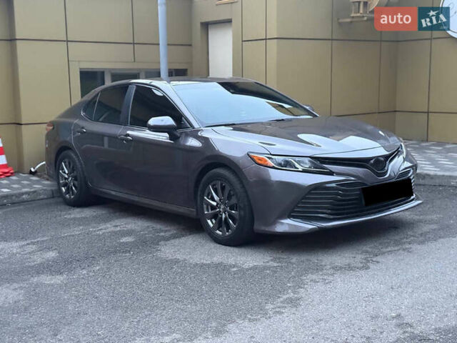 Серый Тойота Камри, объемом двигателя 2.49 л и пробегом 134 тыс. км за 17300 $, фото 5 на Automoto.ua