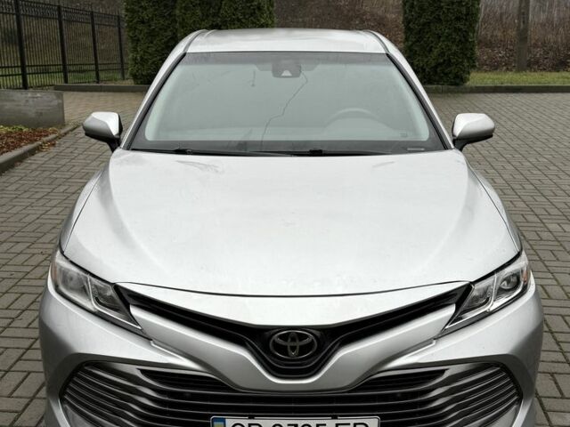 Серый Тойота Камри, объемом двигателя 2.5 л и пробегом 150 тыс. км за 16000 $, фото 1 на Automoto.ua