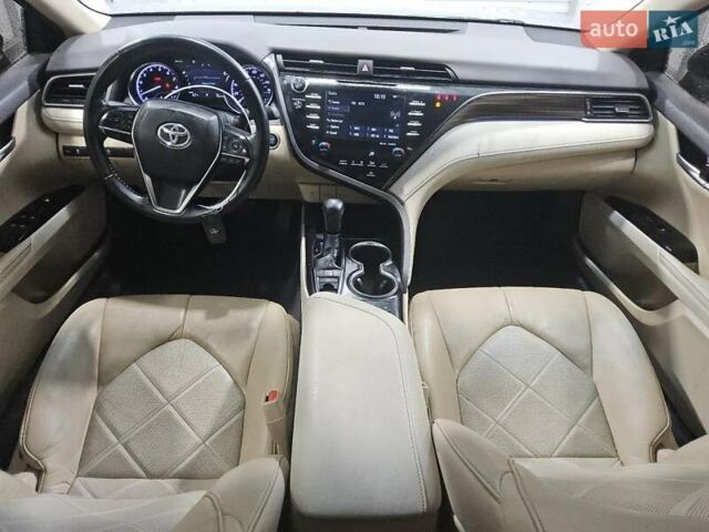 Серый Тойота Камри, объемом двигателя 2.49 л и пробегом 175 тыс. км за 5900 $, фото 7 на Automoto.ua