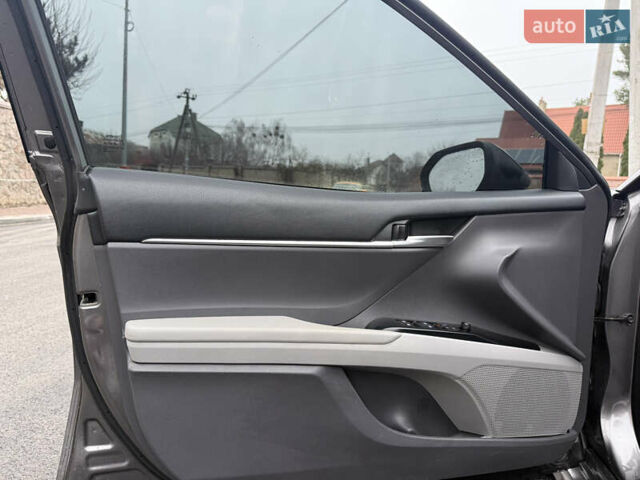 Серый Тойота Камри, объемом двигателя 2.49 л и пробегом 95 тыс. км за 23000 $, фото 16 на Automoto.ua