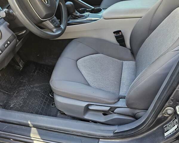 Серый Тойота Камри, объемом двигателя 2.49 л и пробегом 62 тыс. км за 18000 $, фото 17 на Automoto.ua