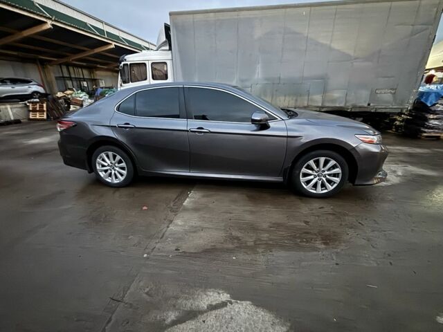 Серый Тойота Камри, объемом двигателя 2.5 л и пробегом 84 тыс. км за 18000 $, фото 4 на Automoto.ua