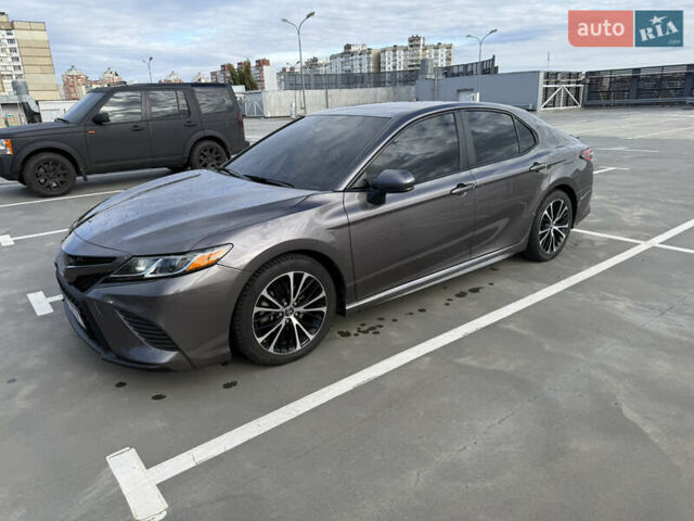 Тойота Камри 2018 в Киеве на Automoto.ua Серый Тойота Камри, объемом двигателя 2.49 л и пробегом 93 тыс. км за 25500 $, фото 10 на Automoto.ua