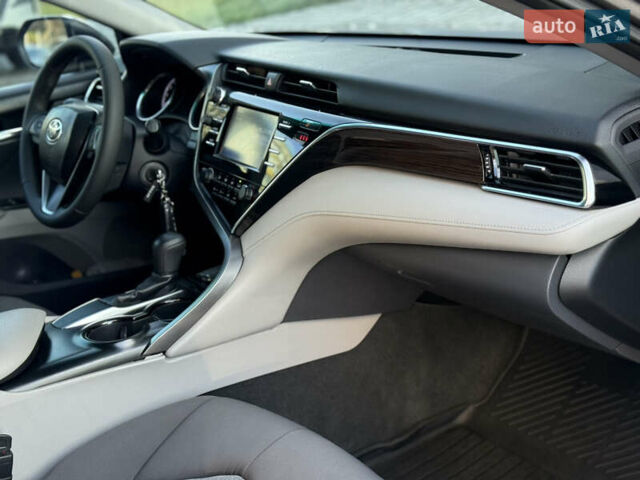 Серый Тойота Камри, объемом двигателя 2.5 л и пробегом 80 тыс. км за 17700 $, фото 26 на Automoto.ua