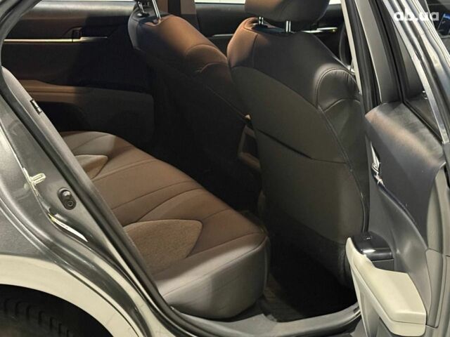 Сірий Тойота Камрі, об'ємом двигуна 2.5 л та пробігом 62 тис. км за 17990 $, фото 18 на Automoto.ua