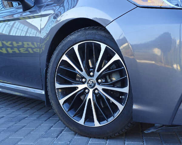 Серый Тойота Камри, объемом двигателя 2.5 л и пробегом 105 тыс. км за 19500 $, фото 5 на Automoto.ua