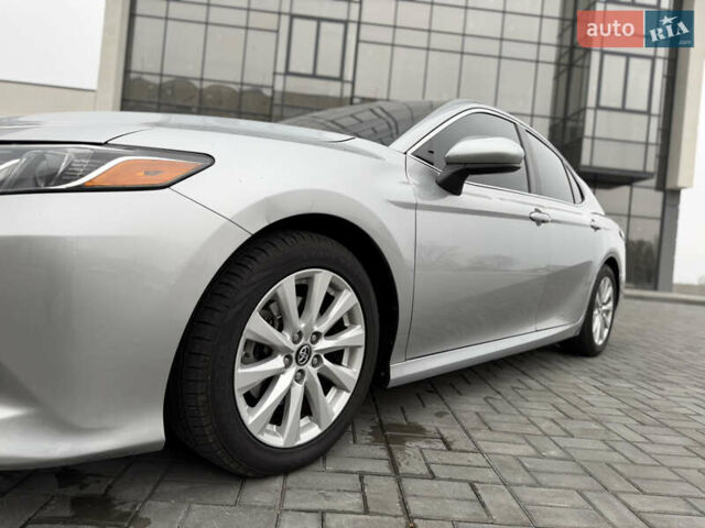 Серый Тойота Камри, объемом двигателя 2.49 л и пробегом 183 тыс. км за 17700 $, фото 13 на Automoto.ua