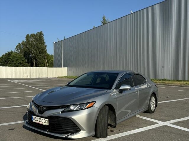 Сірий Тойота Камрі, об'ємом двигуна 2.5 л та пробігом 106 тис. км за 14899 $, фото 1 на Automoto.ua