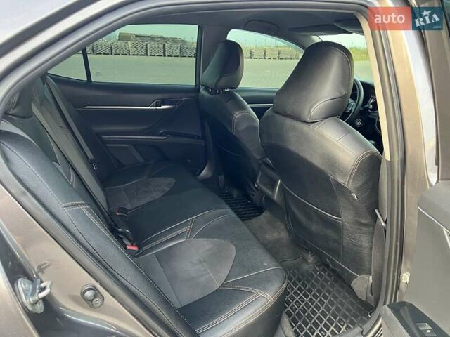 Сірий Тойота Камрі, об'ємом двигуна 2.49 л та пробігом 215 тис. км за 17500 $, фото 6 на Automoto.ua