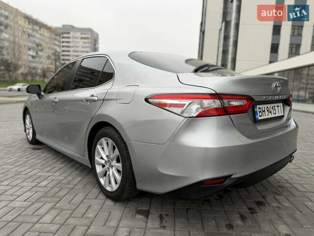 Серый Тойота Камри, объемом двигателя 2.49 л и пробегом 183 тыс. км за 17700 $, фото 11 на Automoto.ua