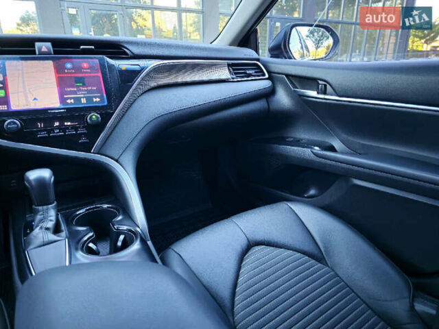 Серый Тойота Камри, объемом двигателя 2.5 л и пробегом 105 тыс. км за 19500 $, фото 18 на Automoto.ua