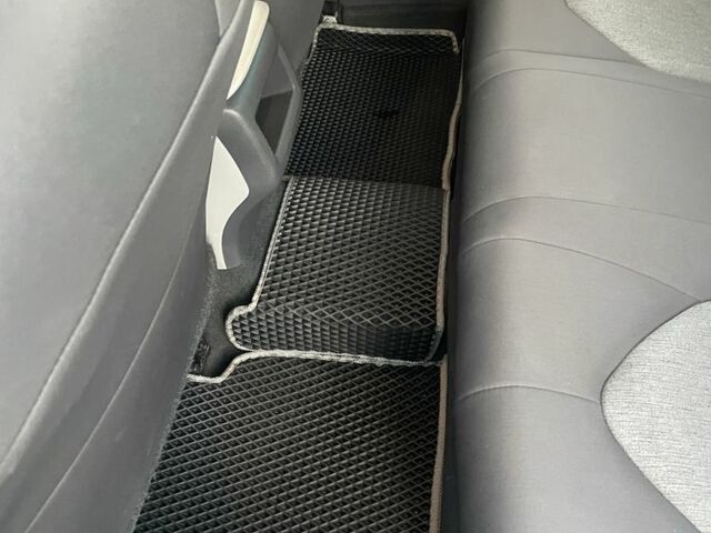 Серый Тойота Камри, объемом двигателя 2.5 л и пробегом 181 тыс. км за 20500 $, фото 21 на Automoto.ua