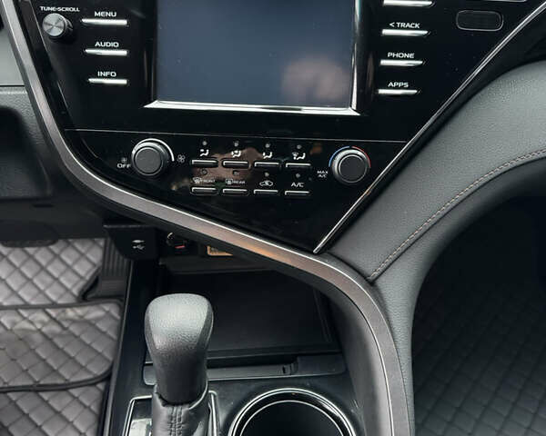 Серый Тойота Камри, объемом двигателя 2.49 л и пробегом 83 тыс. км за 18950 $, фото 16 на Automoto.ua