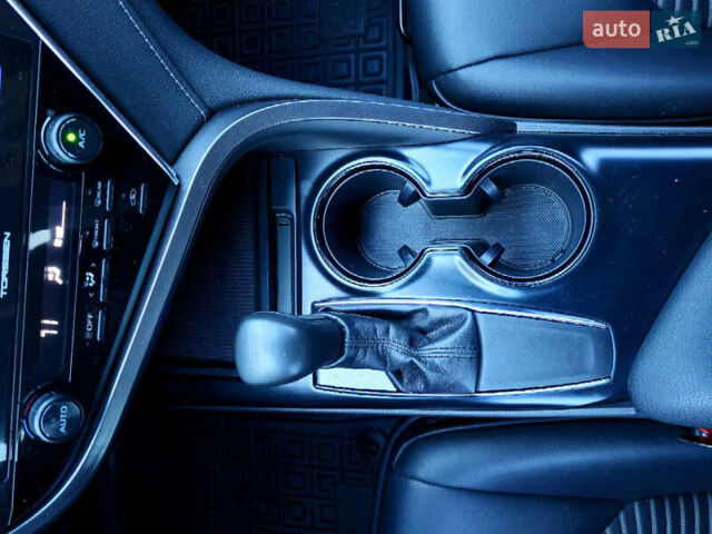 Серый Тойота Камри, объемом двигателя 2.5 л и пробегом 105 тыс. км за 19500 $, фото 16 на Automoto.ua