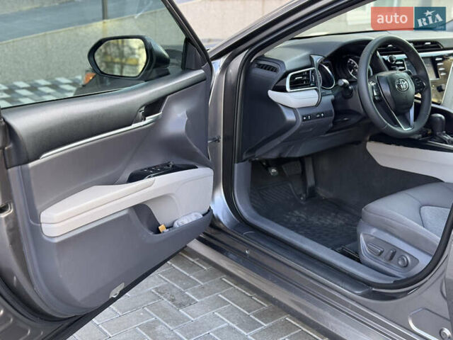 Серый Тойота Камри, объемом двигателя 2.5 л и пробегом 80 тыс. км за 17700 $, фото 21 на Automoto.ua