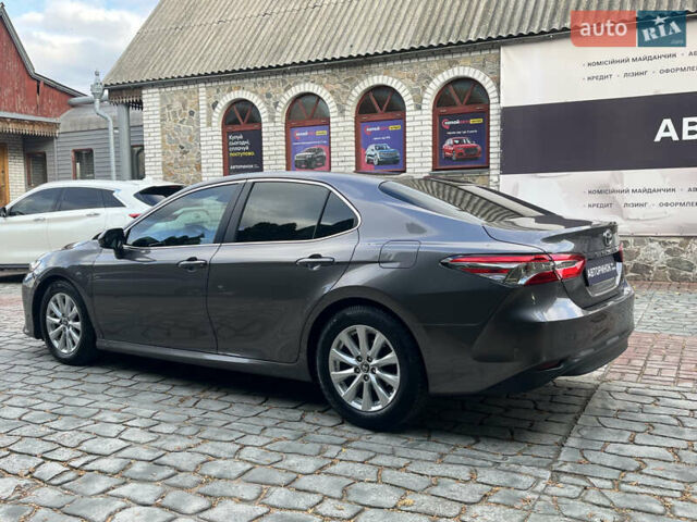 Тойота Камри 2018 в Белой Церкве на Automoto.ua Серый Тойота Камри, объемом двигателя 2.49 л и пробегом 81 тыс. км за 19000 $, фото 5 на Automoto.ua