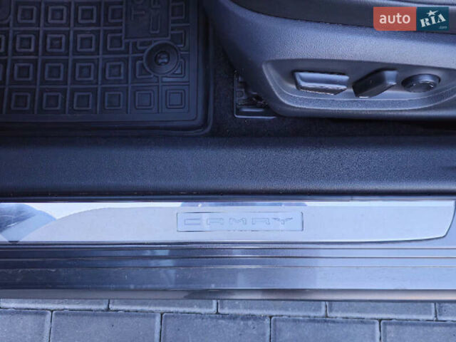 Серый Тойота Камри, объемом двигателя 2.5 л и пробегом 105 тыс. км за 19500 $, фото 28 на Automoto.ua