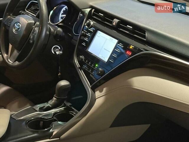 Сірий Тойота Камрі, об'ємом двигуна 2.5 л та пробігом 62 тис. км за 17990 $, фото 20 на Automoto.ua