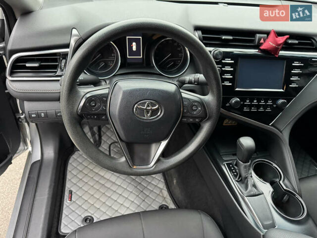 Серый Тойота Камри, объемом двигателя 2.49 л и пробегом 83 тыс. км за 18950 $, фото 15 на Automoto.ua