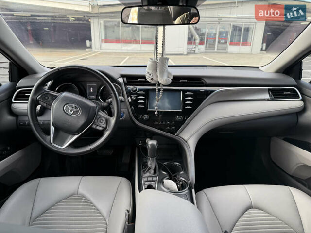 Тойота Камри 2018 в Киеве на Automoto.ua Серый Тойота Камри, объемом двигателя 2.49 л и пробегом 93 тыс. км за 25500 $, фото 16 на Automoto.ua