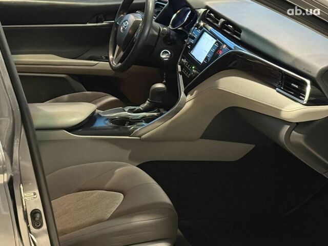 Сірий Тойота Камрі, об'ємом двигуна 2.5 л та пробігом 62 тис. км за 17990 $, фото 19 на Automoto.ua