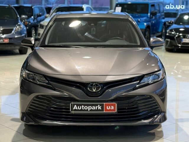 Сірий Тойота Камрі, об'ємом двигуна 2.5 л та пробігом 62 тис. км за 17990 $, фото 1 на Automoto.ua