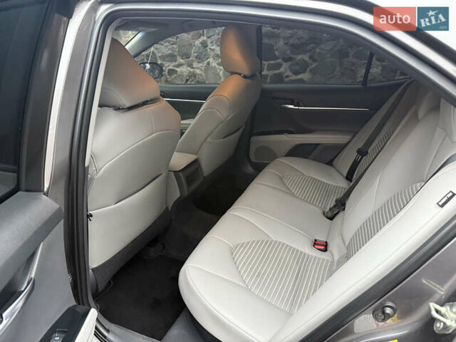 Серый Тойота Камри, объемом двигателя 2.49 л и пробегом 95 тыс. км за 23000 $, фото 13 на Automoto.ua