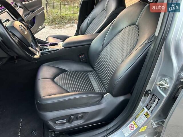 Серый Тойота Камри, объемом двигателя 2.49 л и пробегом 78 тыс. км за 18500 $, фото 57 на Automoto.ua