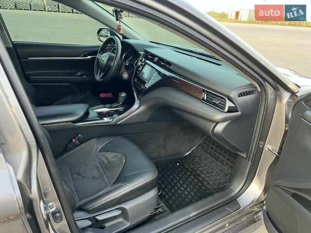 Сірий Тойота Камрі, об'ємом двигуна 2.49 л та пробігом 215 тис. км за 17500 $, фото 8 на Automoto.ua