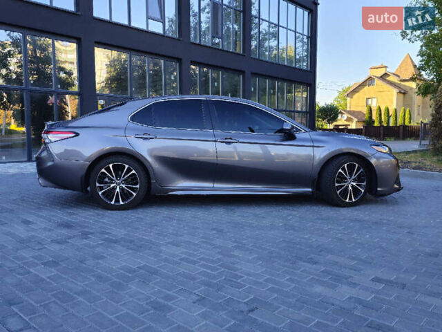 Серый Тойота Камри, объемом двигателя 2.5 л и пробегом 105 тыс. км за 19500 $, фото 7 на Automoto.ua