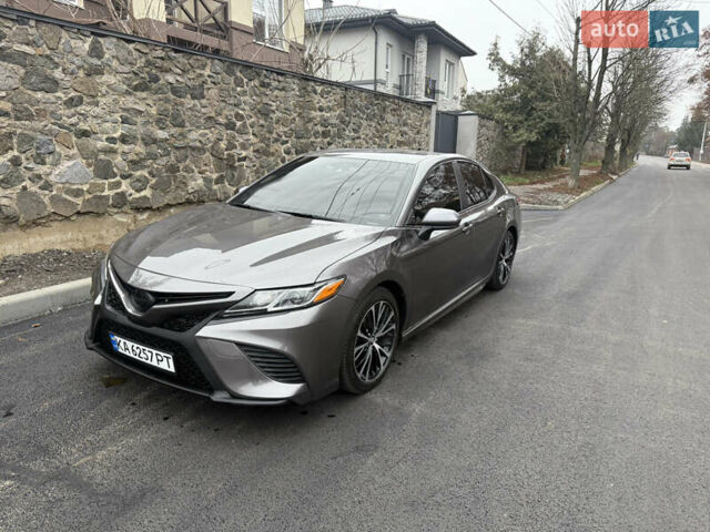 Серый Тойота Камри, объемом двигателя 2.49 л и пробегом 95 тыс. км за 23000 $, фото 2 на Automoto.ua
