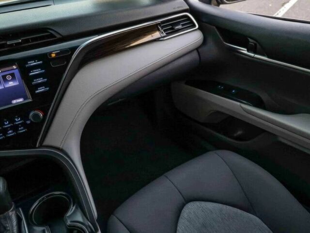 Сірий Тойота Камрі, об'ємом двигуна 2.5 л та пробігом 49 тис. км за 14000 $, фото 9 на Automoto.ua