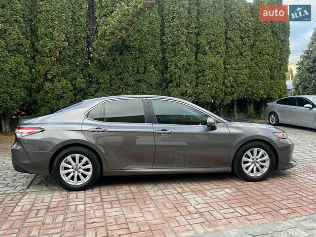 Тойота Камри 2018 в Белой Церкве на Automoto.ua Серый Тойота Камри, объемом двигателя 2.49 л и пробегом 81 тыс. км за 19000 $, фото 2 на Automoto.ua
