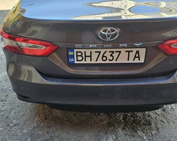 Серый Тойота Камри, объемом двигателя 2.49 л и пробегом 62 тыс. км за 18000 $, фото 7 на Automoto.ua