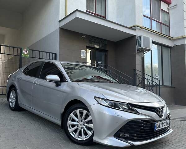 Серый Тойота Камри, объемом двигателя 2.49 л и пробегом 65 тыс. км за 22700 $, фото 1 на Automoto.ua