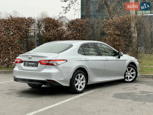 Серый Тойота Камри, объемом двигателя 2.49 л и пробегом 206 тыс. км за 17700 $, фото 21 на Automoto.ua