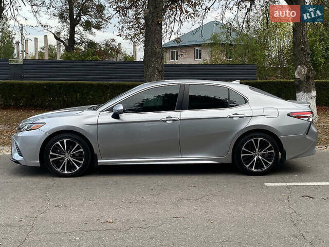 Серый Тойота Камри, объемом двигателя 2.49 л и пробегом 100 тыс. км за 20000 $, фото 7 на Automoto.ua