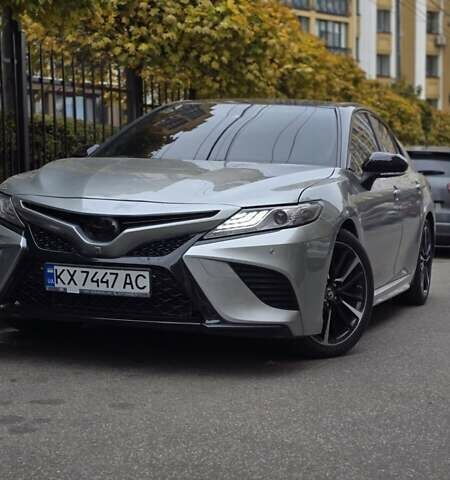 Серый Тойота Камри, объемом двигателя 3.5 л и пробегом 171 тыс. км за 22999 $, фото 1 на Automoto.ua